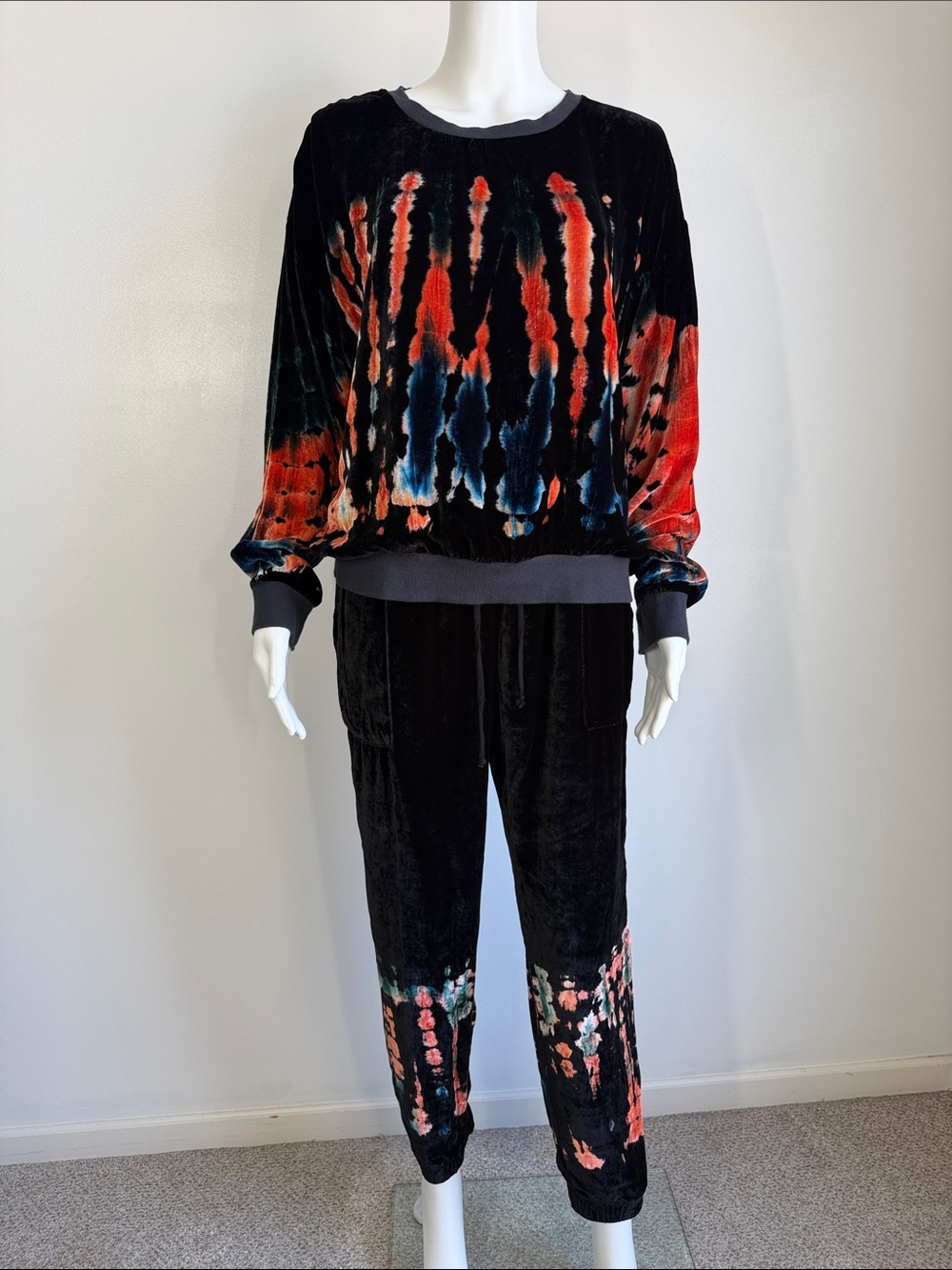 Young Fabulous & Broke Velvet Tie Dye Lounge Set Silk Blend Top L Joggers M
